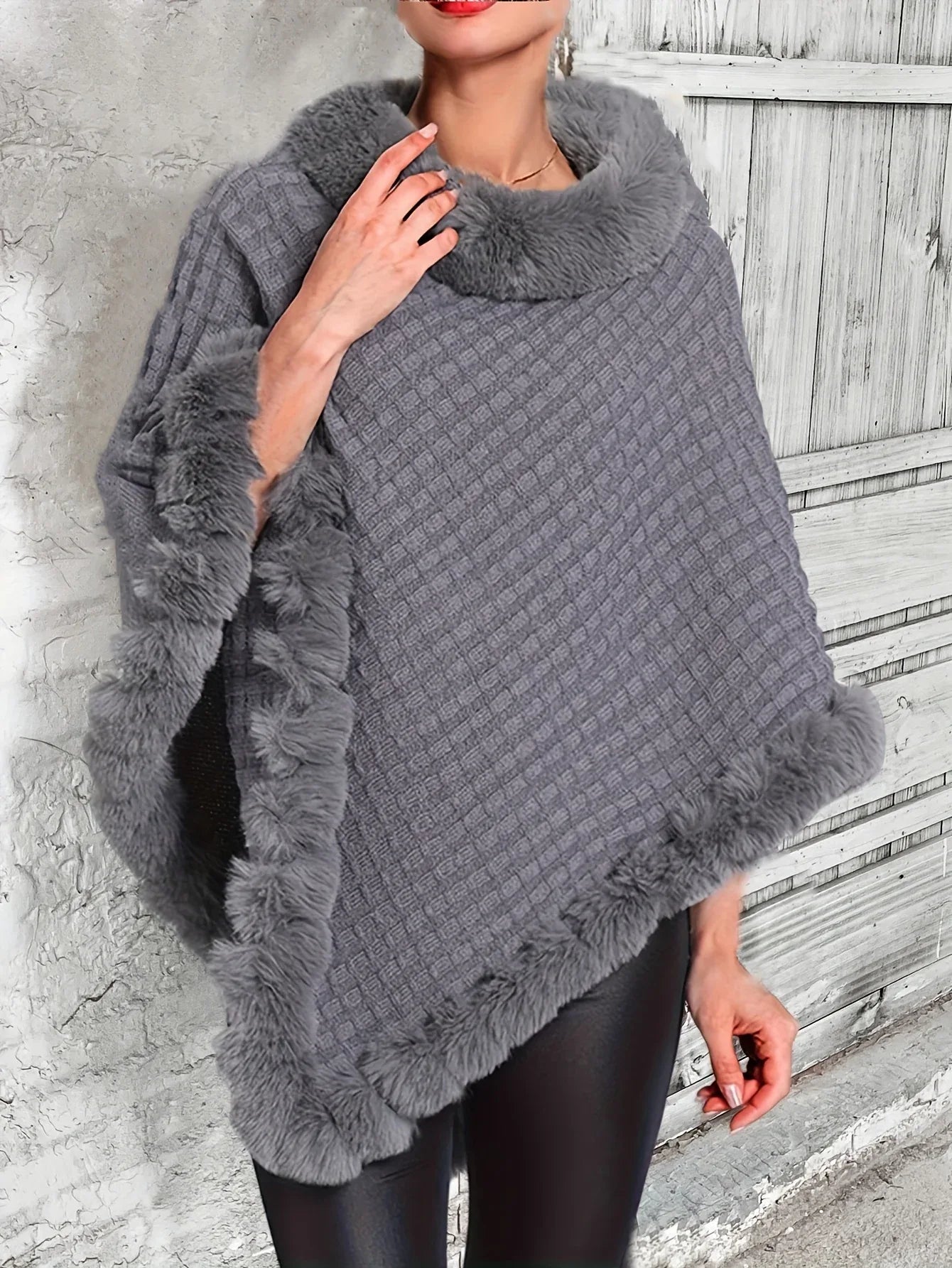 Elara – Faux Fur Trim Knit Poncho