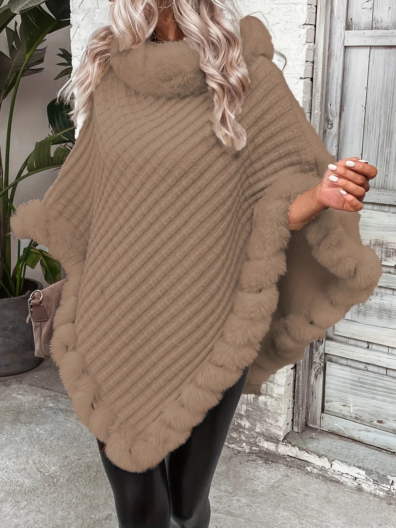 Elara – Faux Fur Trim Knit Poncho